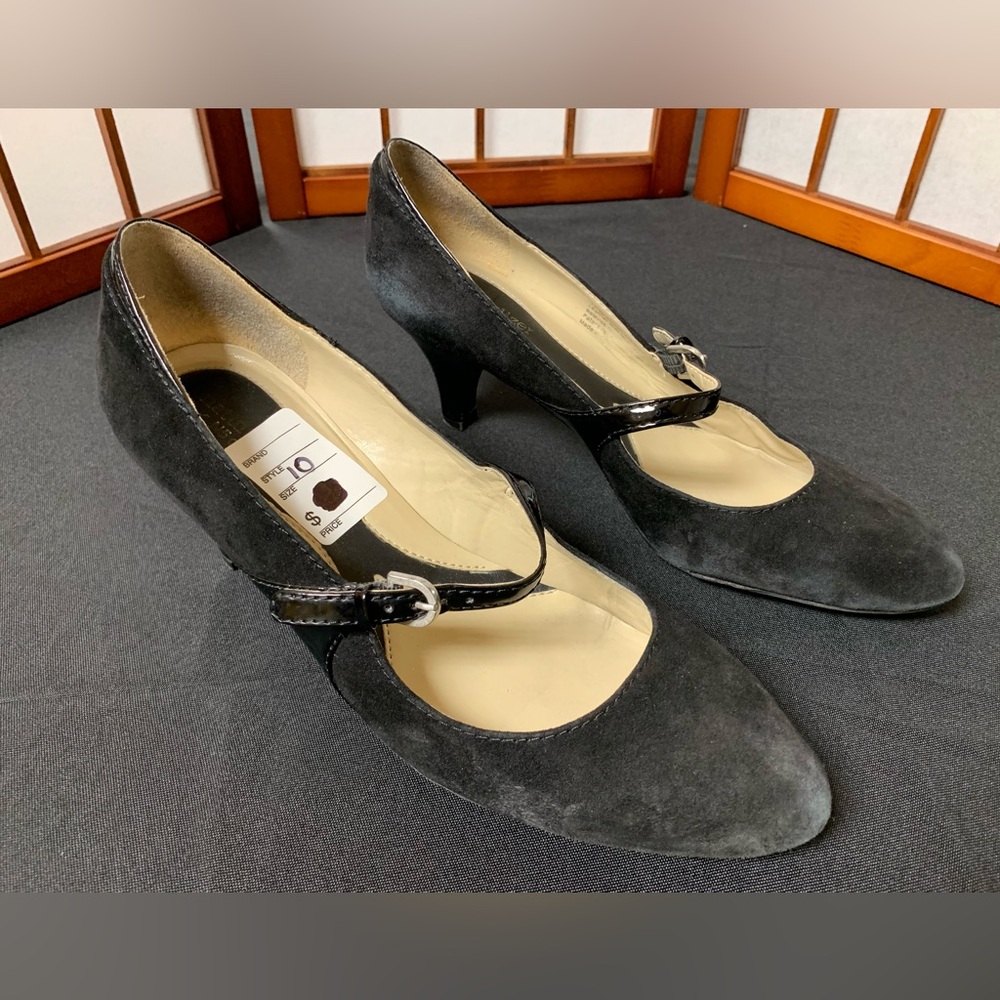 Naturalized N5 Comfort Women’sSize 10 BlackSuede&Patent.See pics of flaws
